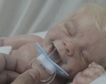 Bébé reborn entièrement en silicone