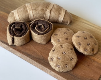 Felt Cookie Set. Felt Chocolate Chip Cookie, Croissant, Cinnamon bun. Play kitchen food. Felt Toy For Kid, Montessori Toys, Pretend Play.