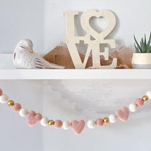 Heart Garland. Valentines Day Decor. Pom Pom Garland. Valentine Garland. Felt Garland. Valentine Banner.