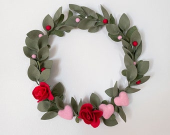 Valentines Decor. Felt Wreath. Valentines Felt Wreath. Winter Wreath. Felt Roses Wreath.