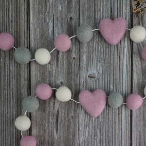 Heart Garland. Valentines Day Decor. Pom Pom Garland. Valentine Garland. Felt Garland. Valentine Banner.