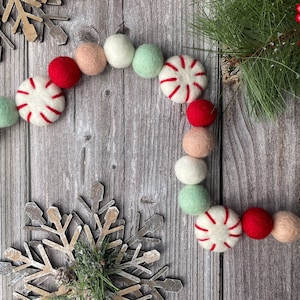 Christmas Felt Garland. Peppermints Garland. Felt Pom Poms Garland.Felt Balls Garland. Felt Pompom Garland