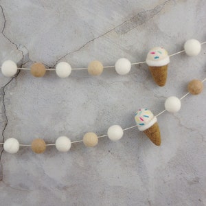 Pom Pom Girlande - Sommergirlande. Eis Party. Pool-Party Girlande. Pompom Girlande. Filzkugel-Girlande