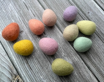 Paaseieren. Vilten paaseieren. Paastafeldecor. Vilten ei Pasen.