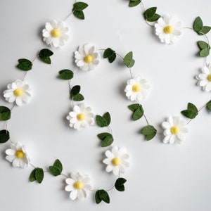 Gänseblümchen-Girlande - Frühlingsgrüne Girlande. Filz Blumengirlande. Filz Gänseblümchen Girlande. Gänseblümchen-Wand-Dekor