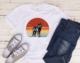 Retro Sunset Wolf Shirt, Wolf Vintage Shirt, Vintage Sunset T-Shirt, Cute Sunset Retro T-Shirt, Vintage Shirt for Her