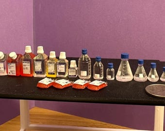1/12 Scale Miniature Media Bottles and Flasks and Blood Bags for Diorama/Doll House/Action Figure