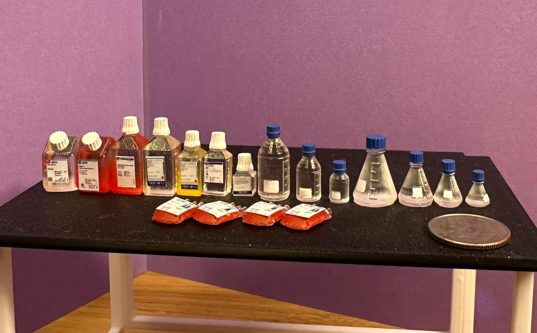 1/12 Scale Miniature Media Bottles and Flasks and Blood Bags for Diorama/Doll House/Action Figure