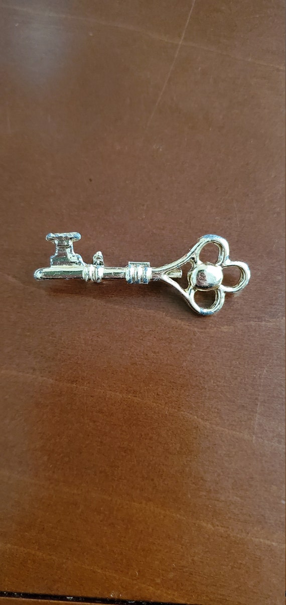 Vintage key pin Gem