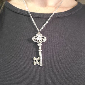 Key Pendant w/Stainless Steel Cable Chain Necklace