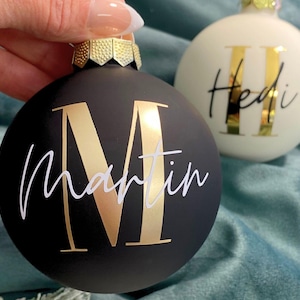 Personalisierte Weihnachtskugeln Initialen & Name / große Christbaumkugel aus Glas 8 cm