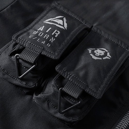 Black Deluxe Techwear Jacket Detailed Embroidery Mutlifunction Pockets Bags Wind Fabric Lining outlets Airforce Baseball Backpack Windbreaker