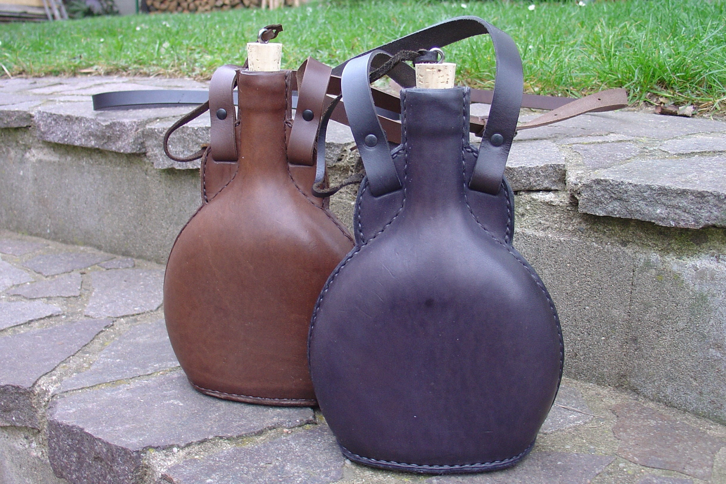 720 Ml Medieval Leather Bottle 3 Colors Historical Leather Etsy
