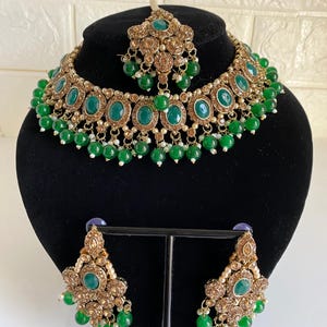 Conjunto de brincos e colar de noiva asiáticos e tikka | Conjunto de joias indianas e paquistanesas Kundan | Conjunto de joias tradicionais desi para noivas