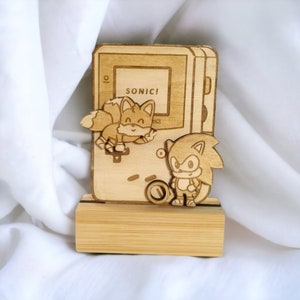 Wooden Sonic Gameboy Statuette - Housewarming Gift - Geek - Free Personalization - Handmade - Home Decor - Trophy - Game