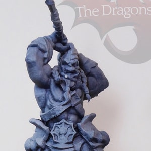 Orc with large axe - Pathfinder, Dungeons & Dragons, Tales of the Valient - Tabletop Gaming - 28/30/32mm Miniatures