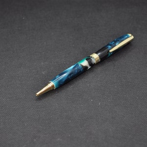 Penna fatta a mano in acrilico blu acqua, sottile, finitura oro fatta a mano