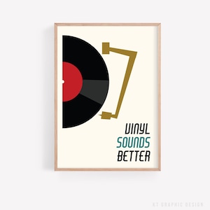 Könnte beinhalten: Gerahmter Kunstdruck mit einer stilisierten Illustration einer Schallplatte auf einem Plattenspieler. Die Schallplatte ist schwarz mit roter Mitte. Der Text "VINYL SOUNDS BETTER" ist in Teal und Schwarz.