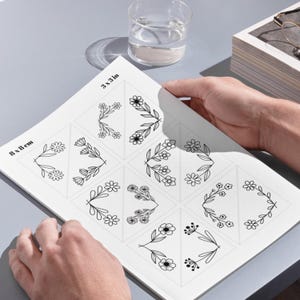 12 marque-pages d'angle floraux, motif de broderie à la main à piquer et à piquer, stabilisateur soluble dans l'eau imprimable, cadeau bricolage pour débutants PDF imprimable
