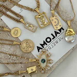 Necklaces with gold pendants/ link chains/ waterproof chain/ freshwater pearl/ star/ pendant/ moon/ eye/ snake chain