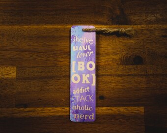 Wooden bookmark and vinyl pattern