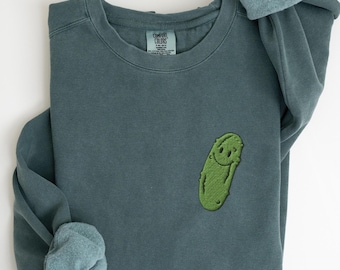 EMBROIDERED Pickle Comfort Colors Sweatshirt, Cute Happy Face Pickle Sweat Shirt, Pickle Lover Gifts, Pickler Sweater Gift, Gift for Friend