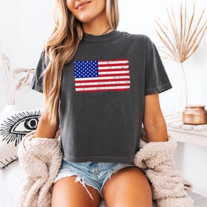 USA Flag Crop Top, Distressed America Flag Cropped Shirt, July 4th Cropped Comfort Colors Boxy Tee, 4th of July Crop T-Shirt