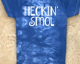 Monos Heckin Smol Onesies® de 101 Damnations Shop: mono gótico divertido y grosero para bebé, regalo unisex para baby shower de recién nacidos y niños pequeños.