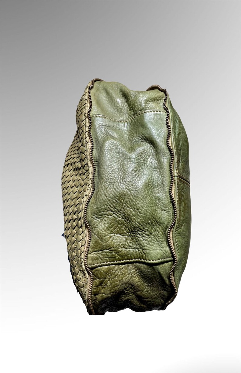 shoulder and shoulder strap Woven bag in soft leather Expandable by hinge
