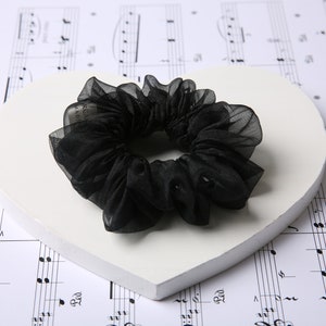 Schwarzes Elegantes Organza Scrunchie
