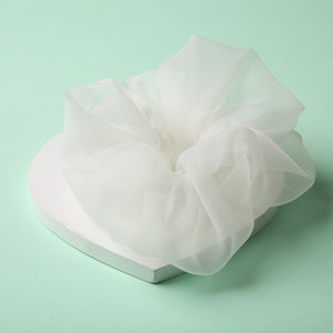 Elfenbein Jumbo Organza Scrunchie