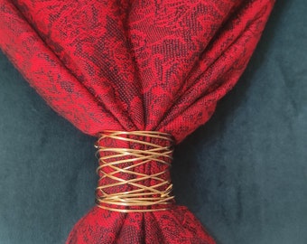 Moderner Schalring goldarben für große Schals, Pashminas und Tücher hält immer in der richtigen Position, Nie mehr ohne.... vielseitig trag
