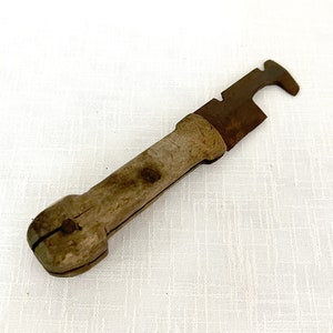 Vintage Hand Tool, Old Hand Tool, Farmhouse Decor Tool - VDA0498