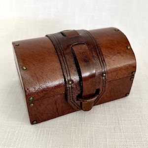 Wooden Decorative Chest, Jewelry Storage Box, Vintage Small Pirate Treasure Chest Box, Wooden Trinket Box, Decorative Chest - VDA0453