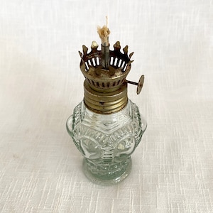 Lâmpada de óleo de vidro vintage | Lâmpada de óleo decorativa de vidro | Lâmpada a gás | Antiga lâmpada de óleo | Lâmpada de óleo de vidro estampado transparente | Base de lanterna apenas sem topo