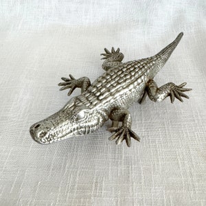 Metal Crocodile Statue, Animal Art Figure - VDA0531