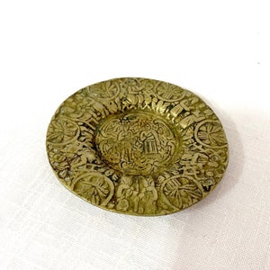 Decorative Trinket Dish, Vintage Engraved Solid Brass Ring Dish, Brass Trinket Decor Dish, Brass Soap Holder, Vintage Brass Decor - VDA0447