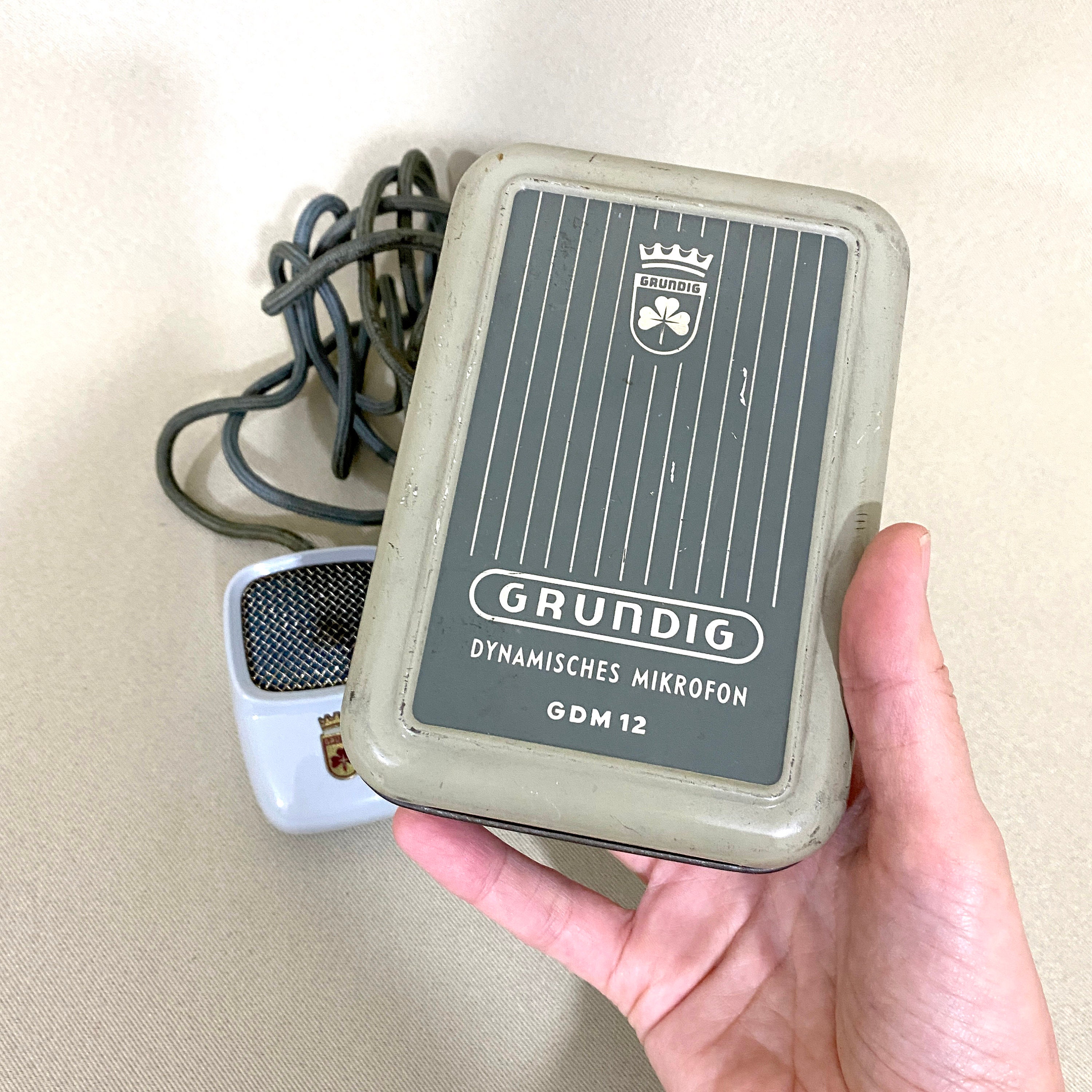 Grundig Dynamisches Mikrofon GDM 12 Beige W.-Germany Vintage Grundig Dynamisches Mikrofon GDM 12 Beige W.-Germany Vintage