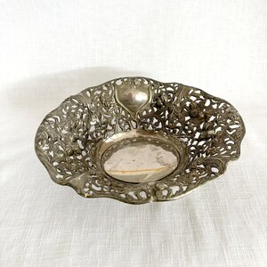 Vintage Silver Plated Metal Fruit Plate, Metal Basket, Vintage Fruit Dish, Silver Plate Basket, Fruit Tray, Rustic Serving Bowl - VDA0536