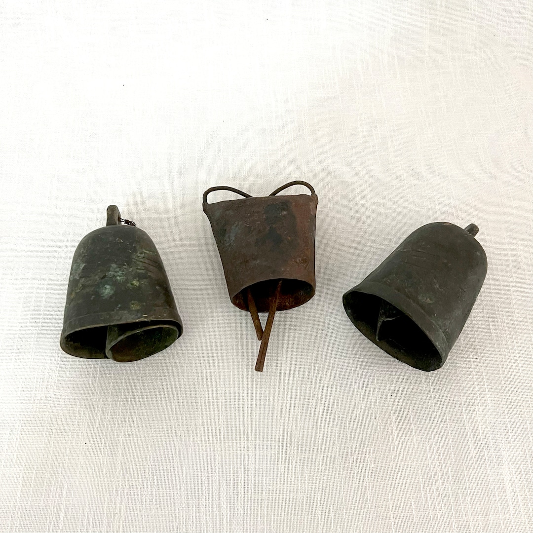 Vintage Animal Bell, Old Cow Bell, Vintage Metal Cowbell, Old Sheep Bell, Rusty Cow Bell