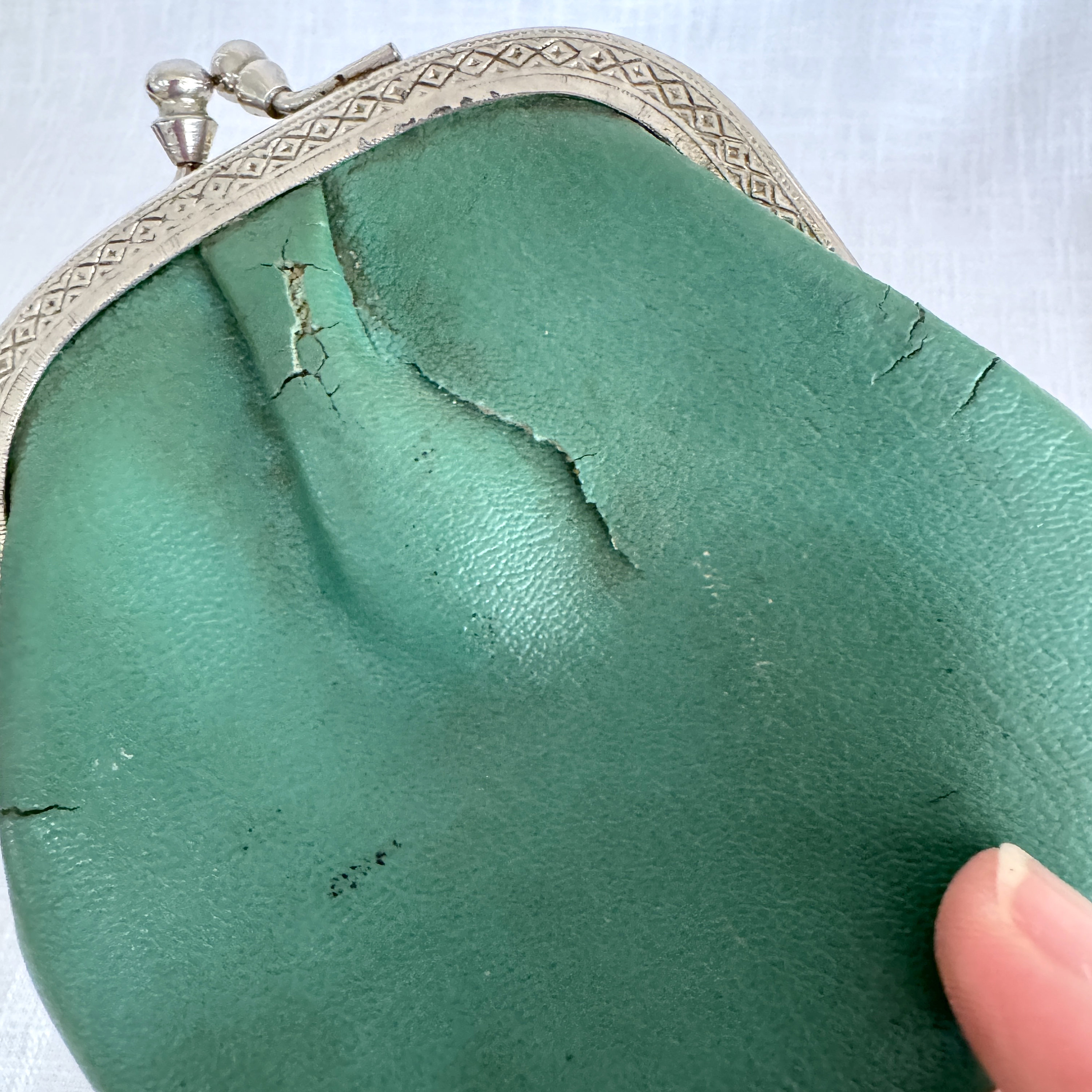 Old Green Coin Purse, Vintage 1960 Kiss Lock Wallet, 60s Old Coin 