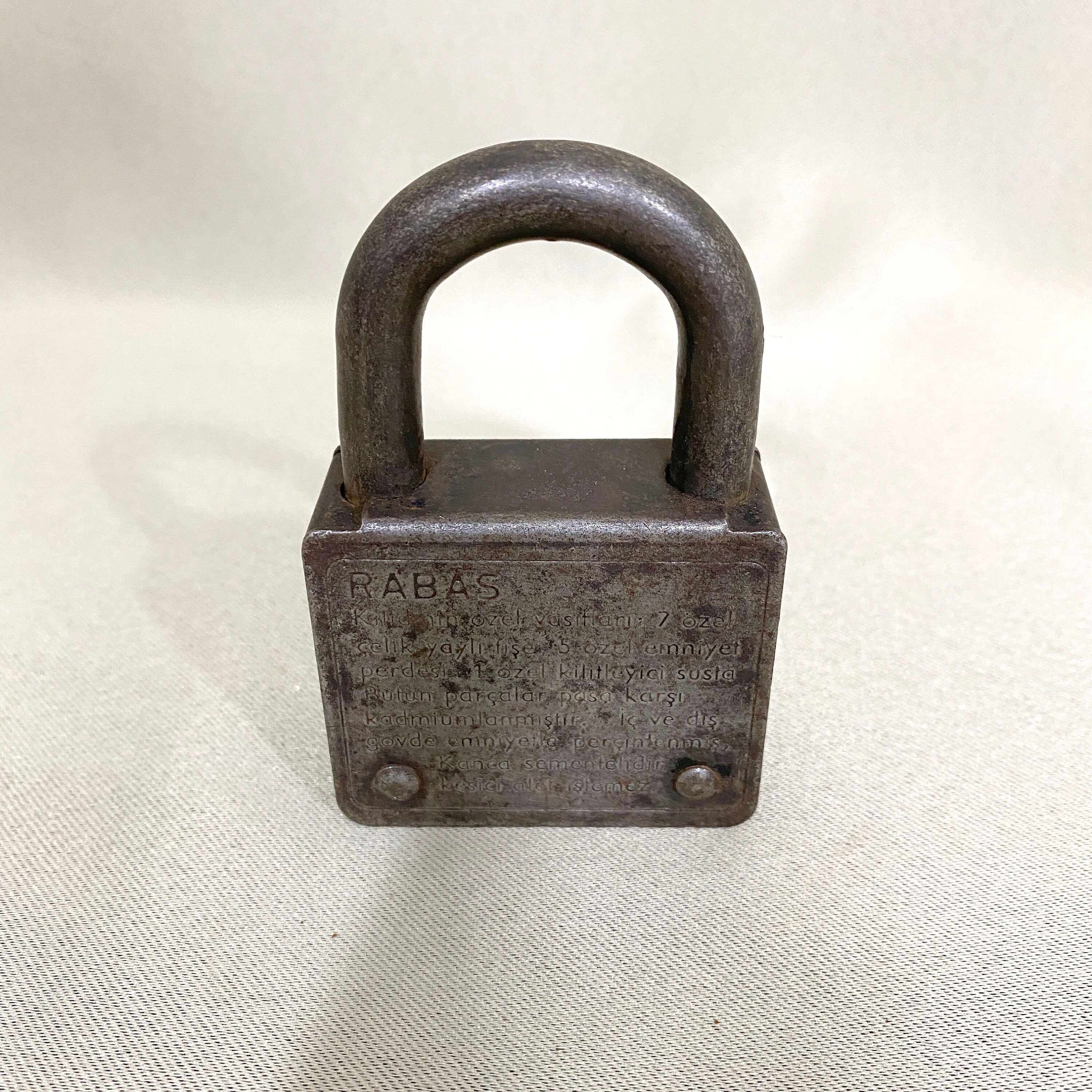 Ancienne serrure vintage peinte en métal rare carré en fer, puzzle délicat, cadenas avec 3 clés - France