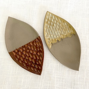 Set of 2 Leaf Ceramic Ring Dish | Ceramic Jewelry Holder | Teabag Holder | Spoon Rest | Leaf Saucers | Ceramic Soap Dish | Candle Holder