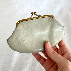 Vintage 1960 Kiss Lock Coin Purse, 60s Old Coin Purse, Grey Old Wallet - VDA0527