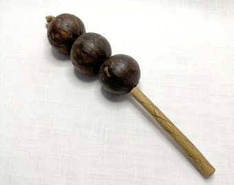 Vintage Wooden Maracas, Vintage Shakers, Handmade Wood Maracas Shaker, Musical Shakers, Musical Instruments - VDA0556