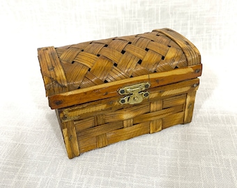 Vintage Green & Gold Italian Florentine Wood Domed Jewelry Box No