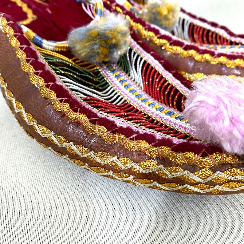 Old Shoes Slippers Fabric Shoes Decoration Vintage Slipper Decor Ethnic Cloth Shoes Vintage Ethnic Shoes Leather Shoes Decoration