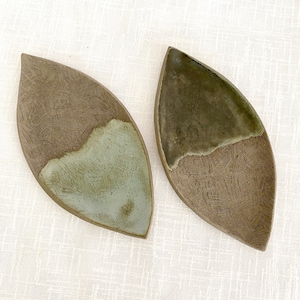 Set of 2 Leaf Ceramic Ring Dish | Ceramic Jewelry Holder | Teabag Holder | Spoon Rest | Leaf Saucers | Ceramic Soap Dish | Candle Holder