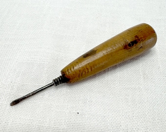 Old Screwdriver, Craftsman Tools, Vintage Old Screwdriver, Old Hand Tools, Man Cave Decor - VDA0540