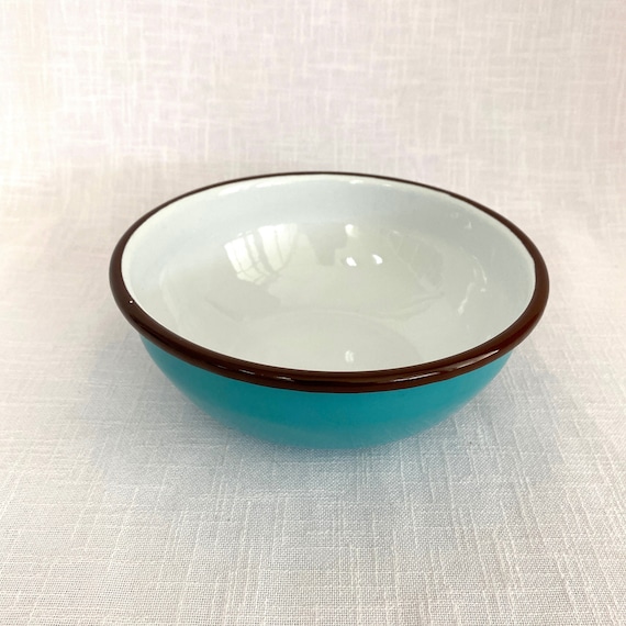 White Enamel Vintage Cereal Bowl Rustic Camping Tableware Country Kitchen Decor White Enamel Vintage Cereal Bowl Rustic Camping Tableware Country Kitchen Decor